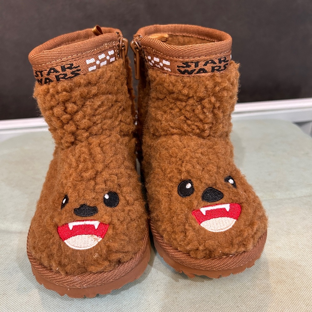 Gap Starwars Chewbacca toddler boots